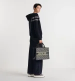 Medium Dior Book Tote Blue Dior Oblique Embroidery and Calfskin (36.5 x 28 x 16.5 cm) - 图片 2