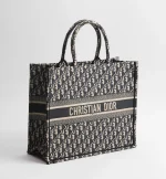 Large Dior Book Tote Ecru and Blue Dior Oblique Embroidery (42 x 35 x 18.5 cm) - 图片 4