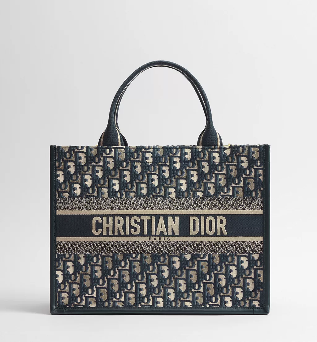 M1324CZBBM928_SBG_E01 Medium Dior Book Tote Blue Dior Oblique Embroidery and Calfskin (36.5 x 28 x 16.5 cm) - 图片 1